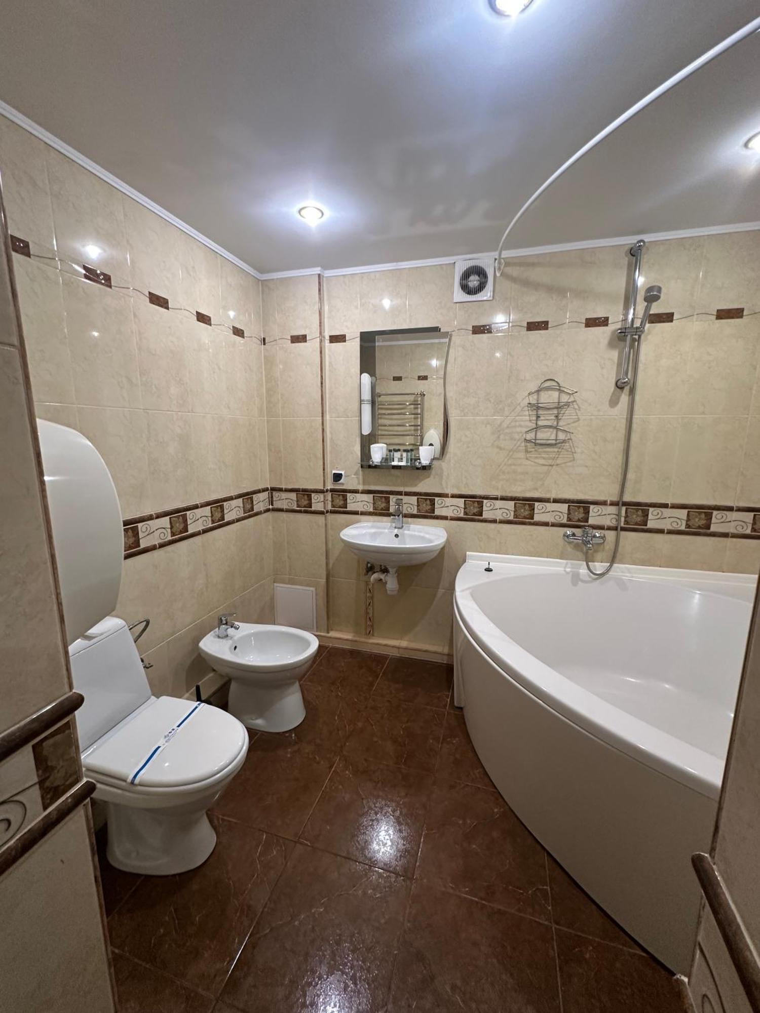 Hotel&restaurant Senator فندق 3*