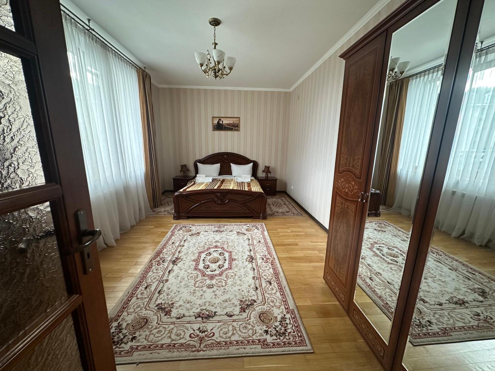Hotel&restaurant Senator فندق