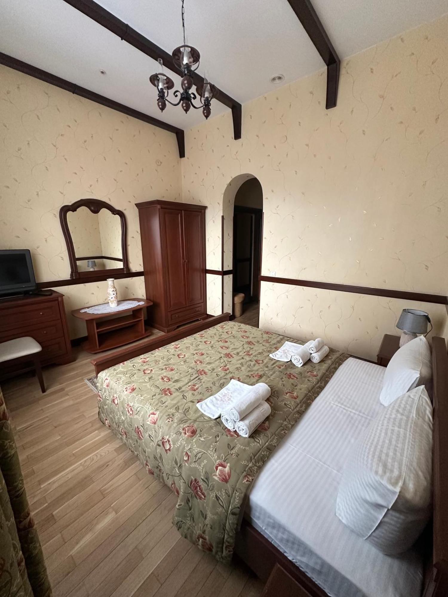 Hotel&restaurant Senator فندق