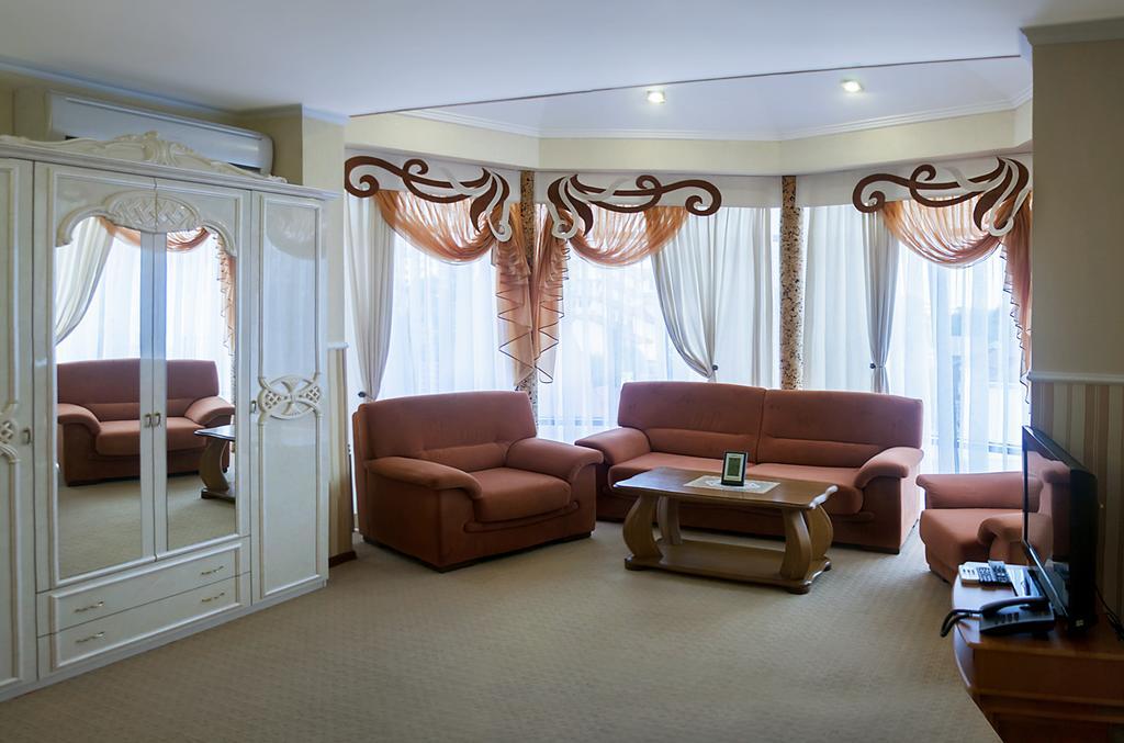 Hotel&restaurant Senator 3* تريسكافيتس